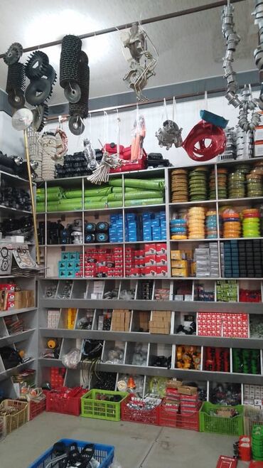 Мотозапчасти и аксессуары: Набор запчастей для малокубатурного мотоцикла/скутера: - Головка — 18