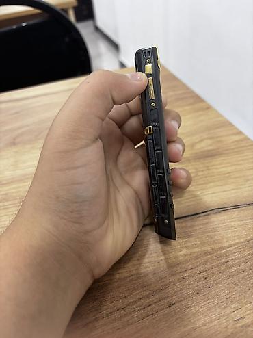 telefon a41: Vertu < 2 GB Memory Capacity, rəng - Qara, Düyməli — 6