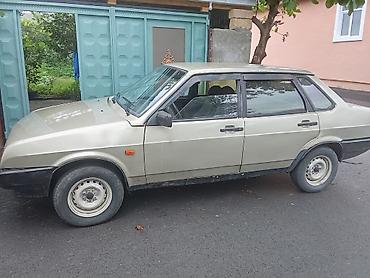 VAZ (LADA): Lada Samara sedan Xüsusiyyətlər: - Kuzov: 4 qapılı sedan, açıq-bej — 6