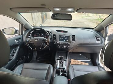 Kia: Kia K3: 1.6 l | 2017 il Sedan — 12