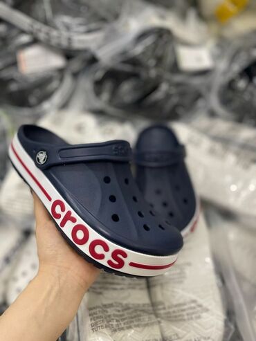 Босоножки, сандалии, шлепанцы: Мужские сандалии, 41, Crocs, Новый, цвет - Синий, Самовывоз, Бесплатная доставка