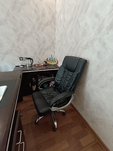 cay: Ofis mebeli dəsti Tərkibi: - Künc tipli əsas iş masası (çekmecəli — 8