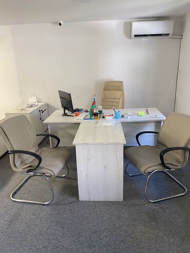 Ofis dəst mebeli: Ofis mebeli 430 azn 3 kreslo, 1 masa. Hamısı yaxşı vəziyyətdədi, heç