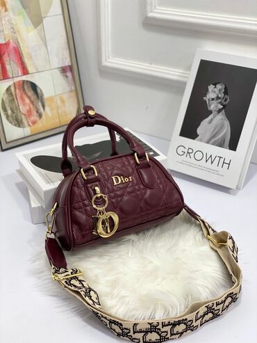 Makasin və loferlər: Əl çantası, Dior