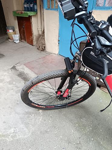 Velosipedlər: Toba şəhər/dağ velosipedi – tam təchizatlı Xüsusiyyətlər: - 27.5" — 6