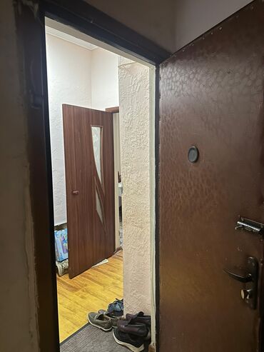 бишкек однокомнатная квартира продажа на сегодня: 1 комната, 40 м², Сталинка, 1 этаж, Косметический ремонт