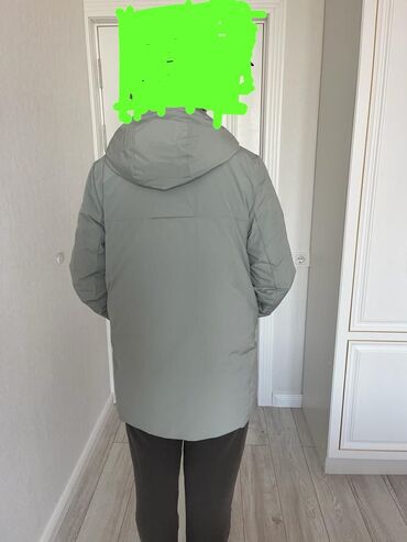 женский куртка: Куртка женскаядемисезонная,двухсторонняя.размер 50/52 цвет