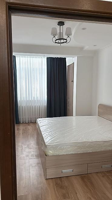 osh flat: Сдаю 3 комнатную квартиру в новом доме, на долгий срок в центре — 6