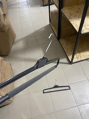 Вешалки: Вешалки оптом и в розницу Цены: Поштучно 15 сом шт Оптом 10 сом — 1