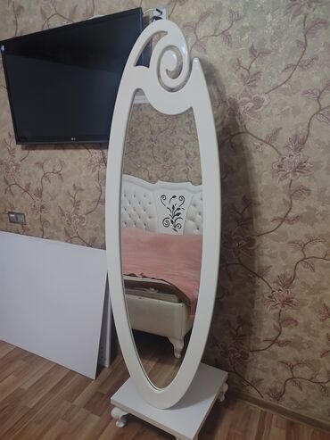 Güzgülər: Güzgü Döşəmə üstü, Oval, Dekorativ, Çərçivə ilə