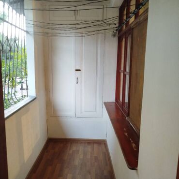 Uzunmüddətli kirayə mənzillər: Azadlıq metrosu yaxınlığında 8-ci mikrorayonda 5 mərtəbəli binanın — 10