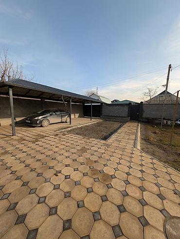 Продажа коттеджей и домов: 🏡 Продаётся просторный дом в районе Ак-Орго (Бишкек) 📍 ул. Б — 5