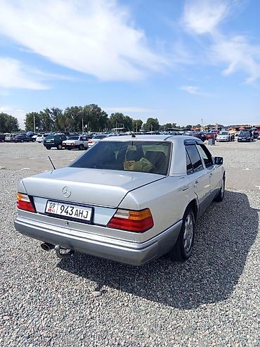 бапер 124: Mercedes-Benz W124: 1993 г., 2 л, Механика, Газ, Седан — 3