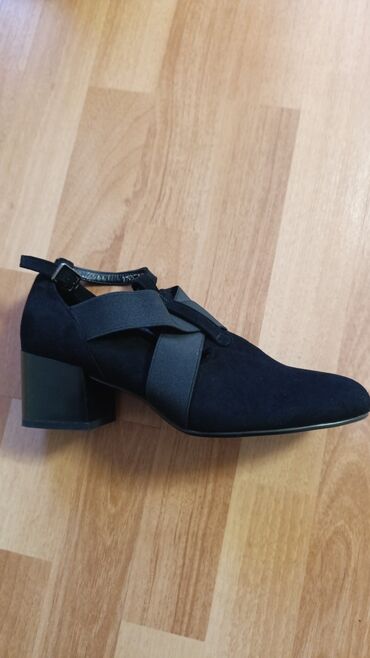 Ботинки и ботильоны: Женская осенняя обувь, (черный цвет): 1) Ботинки дерби из замши - — 10