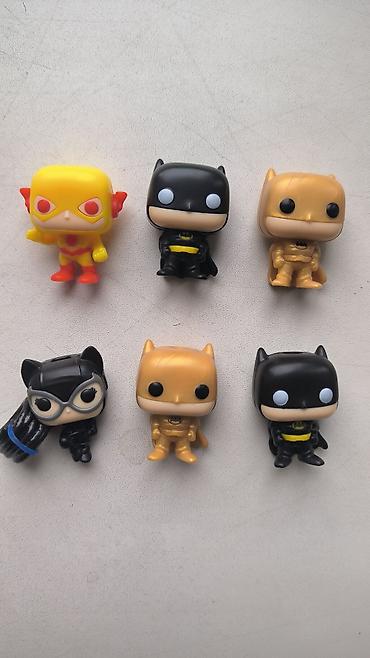 Коллекция мини-фигурок в стиле Funko/винтажных героев комиксов DC. В