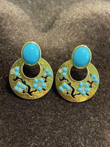 Zərgərlik dəstləri: Dəstə daxildir: Sırğa -da lalafo.az — 4 Zərgərlik dəstləri: Dəstə daxildir: Sırğa — 4