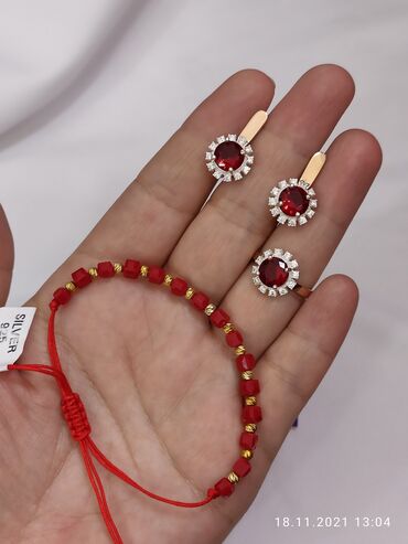 резиновый браслет: Очень красивый Набор с красными камнями. Серебро пробы 925 напыление