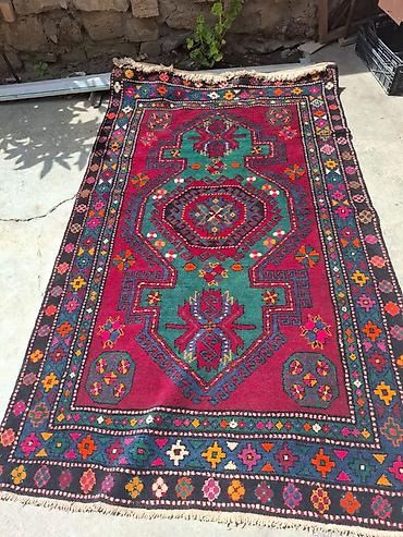 gips baş: Əl toxuması xalça – şərq ornamentləri ilə - Rəng palitrası: tünd — 1