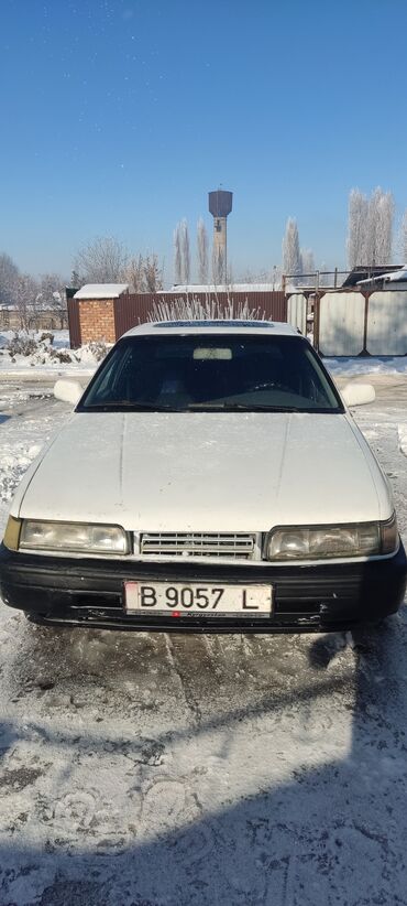 капела 626: Mazda 626: 1990 г., 2 л, Механика, Бензин, Седан