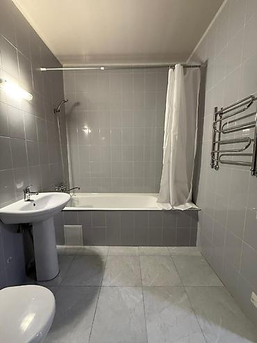 Продажа квартир: 3 комнаты, 127 м², Элитка, 7 этаж, Косметический ремонт at lalafo.kg — 10 Продажа квартир: 3 комнаты, 127 м², Элитка, 7 этаж, Косметический ремонт — 10