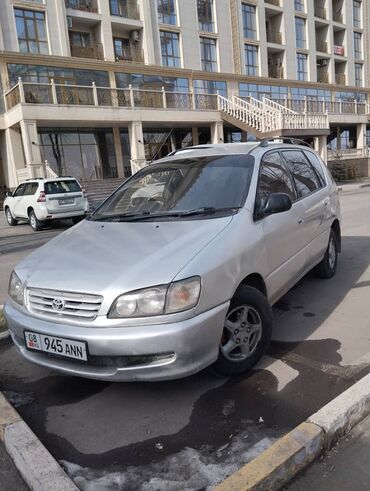 toyota east: Toyota Ipsum: 1997 г., 2 л, Автомат, Бензин, Минивэн