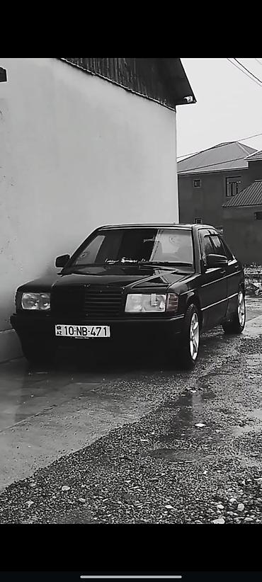190 radiator: Mercedes-Benz 190 (W201) sedan - Korpus: 4 qapılı sedan, qara rəng - — 4
