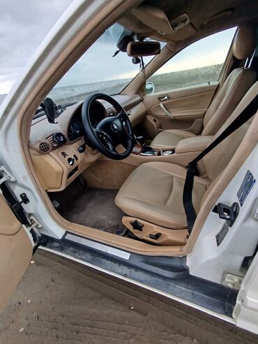 Mercedes-Benz: Mercedes-Benz C-Class: 2 l | 2002 il Sedan — 8