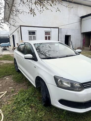 eva полики бишкек: Volkswagen Polo: 2013 г., 1.6 л, Кол менен иштөөчү, Бензин, Седан — 9