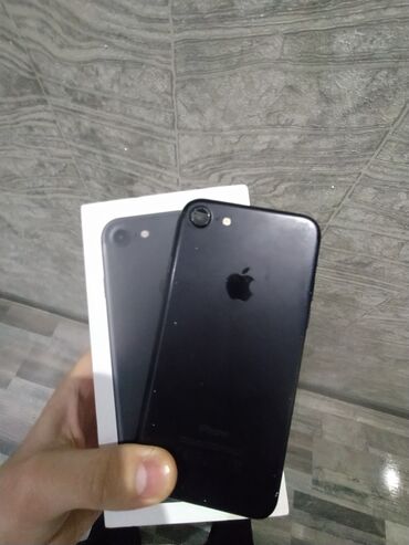 Apple iPhone: IPhone 7, 32 GB, Jet Black