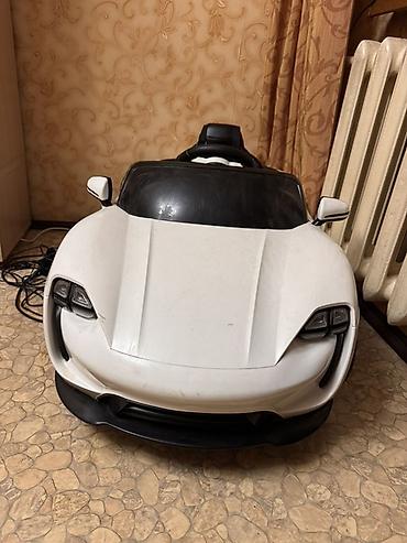машины электрические: Продам детскую машинку 🚗🤍 В хорошем состоянии, есть небольшие следы — 3