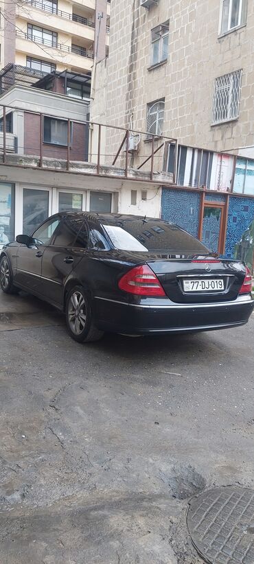 mercedes satisi: Mercedes-Benz E 270: 2.7 l | 2002 il Sedan