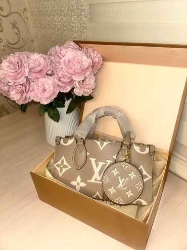 сумка для душа: Классическая сумка, Louis Vuitton, Китай, Материал: Натуральная кожа, Множество карманов, Регулируемый ремень, Съёмный кошелек, Женские, Новый