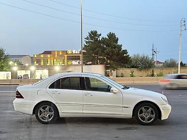 mercedes 180 b: Mercedes-Benz C-Class sedan - Gövdə: 4 qapılı sedan, ağ rəng - Kuzov — 2