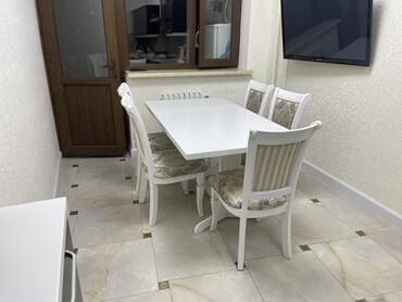 кухонный стол на 6 персон в Кыргызстан | НАБОРЫ ПОСУДЫ: Продам кухонный комплект. Стол в хор сост. стулья местами надо