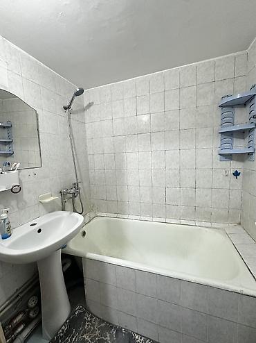 Продажа квартир: 3 комнаты, 61 м², Асанбай мкр 105 серия, 3 этаж, Косметический ремонт — 12