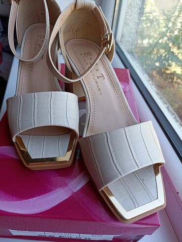 женскую обувь: Абсолютно новый размер 37 турецкий Е.S.T каблук 5см адрес Кудайберген