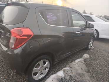 Chevrolet: Chevrolet Spark: 2016 г., 1 л, Вариатор, Бензин, Хэтчбэк — 3