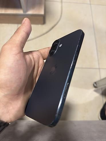 iphone 16 baki: IPhone 16, 128 GB, Black Titanium, Simsiz şarj, Face ID — 3