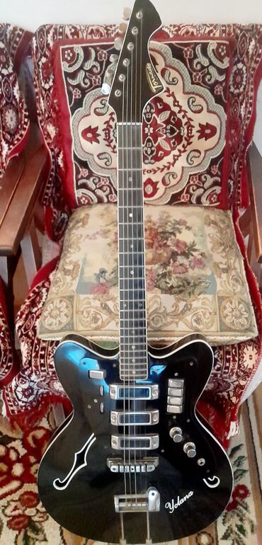Gitaralar: Tornada Gitara satılır 2 buraxlıs idyal veyetde cidi aliciya cüzü