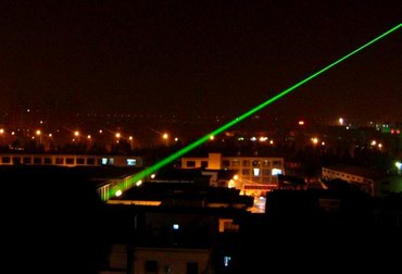 Visoko kvalitetan laser pointer napravljen najnovijom laserskom