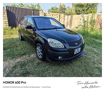 Kia: Kia Rio CRDi, dizel mühərrikli hetçbek. Xüsusiyyətlər: - Dizel CRDi — 4