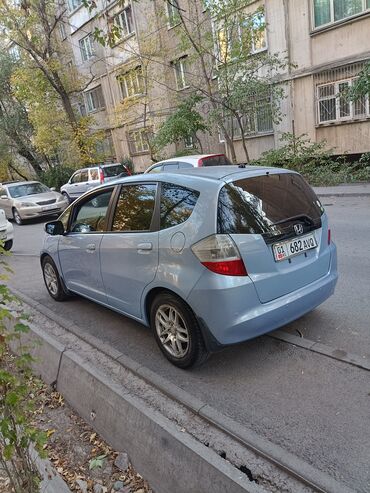 машины фит: Honda Jazz: 2009 г., 1.4 л, Робот, Бензин, Хетчбек