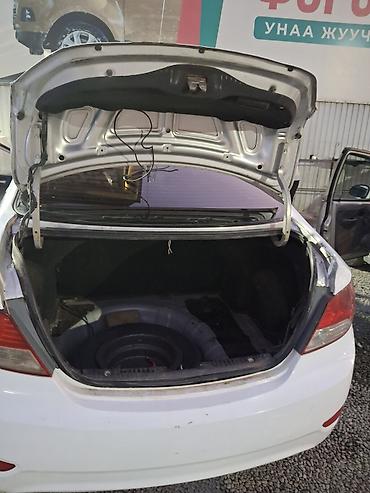 sprinter 4 4: Hyundai Accent: 2013 г., 1.6 л, Автомат, Бензин, Седан — 10