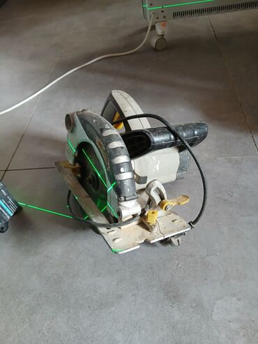 кухонное оборудование для кафе: Циркулярная пила