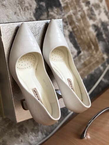 ботинки 35: Туфли цвет - Белый