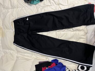 Toy paltarları: Ağ rəngli zərif gəlinlik - Model: baldırdan enən düz/yarı-fleyta — 24