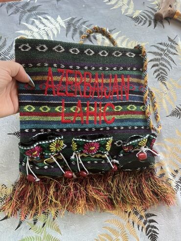 Azərbaycan Lahıc əl işi çanta dəsti, özünəməxsus naxışları ilə seçilən