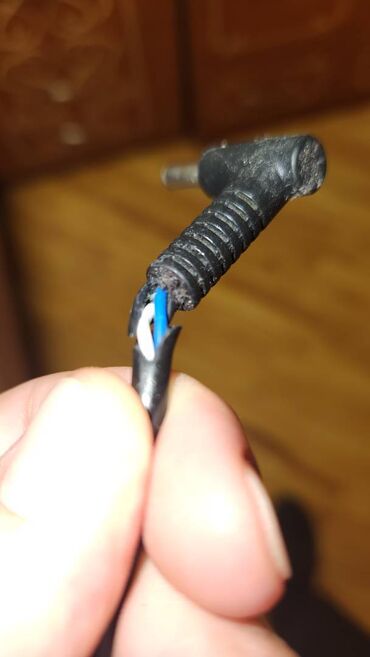 Noutbuklar üçün adapterlər: HP adapteri 45W. Orijinal üstden çıxma. Kompyutere taxılan yerinde — 7