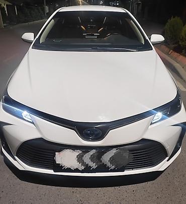 Toyota: Toyota Corolla: 2021 г., 1.8 л, Вариатор, Гибрид, Седан — 1
