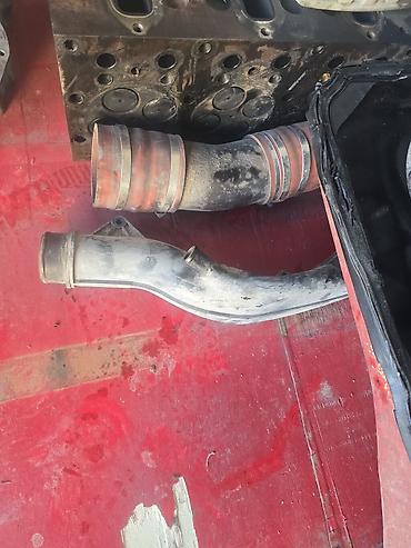 Двигатели, моторы и ГБЦ: Запчасти для дизельного двигателя (набор) Состав: - Две головки блока — 10